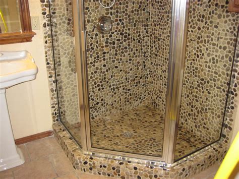 26 Nice Pictures And Ideas Of Pebble Bath Tiles 2022