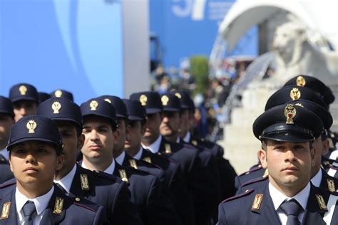 Concorso Polizia Di Stato Bando Per Vice Ispettori Liveunict