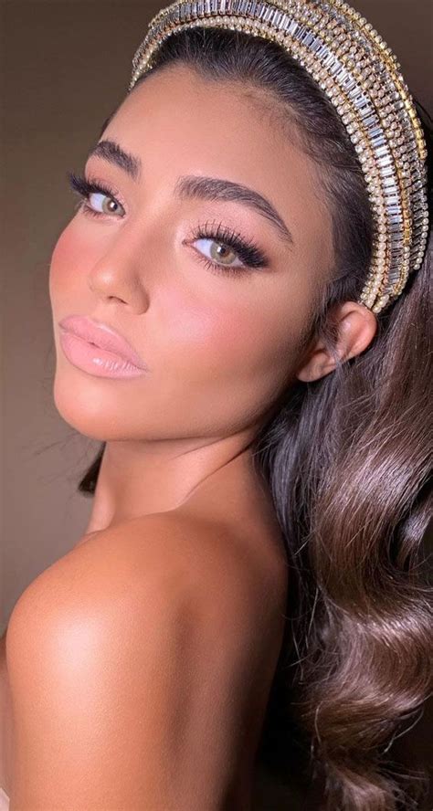 Soft Glam Makeup Smokey Eyes Nude Pink Look