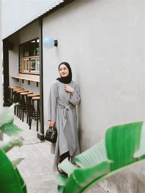 Ide Style Hijab Pakai Celana Hitam Dari Irish Bella Hingga Citra