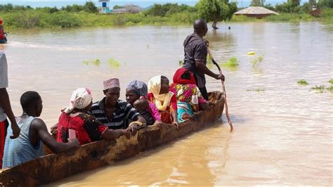 Tanariver Residents Forced To Use Canoes To Access Hola Town After