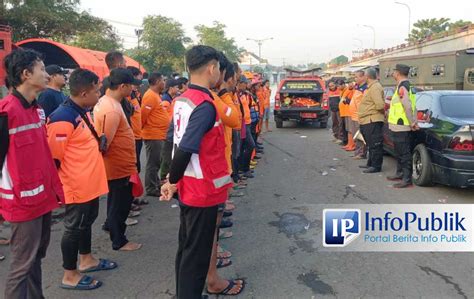 Infopublik Petugas Bpbd Evakuasi Warga Terdampak Banjir Di Demak