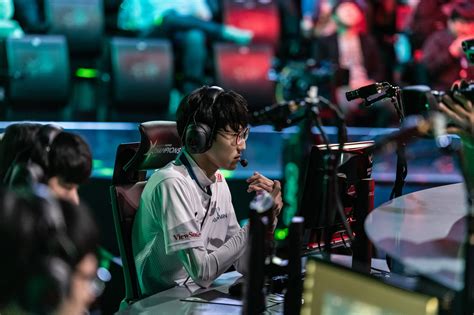 Lck 포스트시즌 ‘모래폭풍 격파 담원 플레이오프 1r 진출