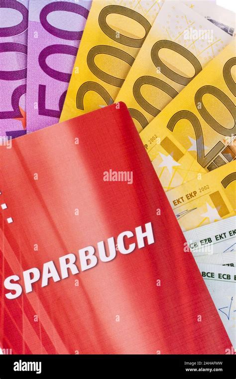 Sparbuch Mit Euro Banknoten Stock Photo Alamy