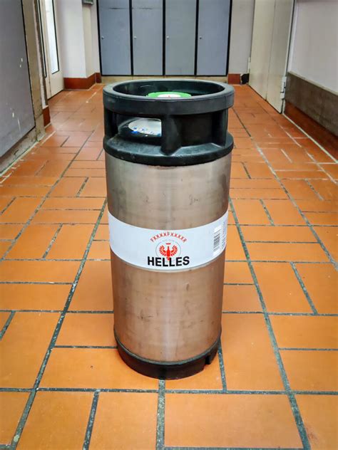 Liter Fass Fxxxxfxxxxr Helles Wegbierkiosk Bier F R Frankfurt