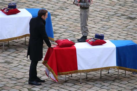 Revivez l hommage national aux 13 soldats tués au Mali La République