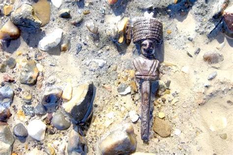 Lost Treasures Unearthed From London S River Thames