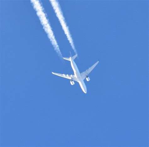 F HTYB Air France Airbus A350 941 38 000ft Over Glouces Flickr