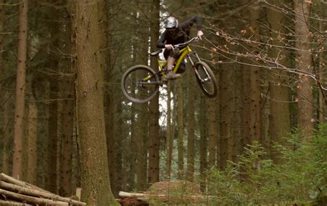 Video Loose Riders 2016 Nico Vink Antoine Buffart MTB MAG