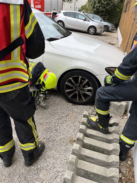 Verkehrsunfall Wurde Zu Medizinischen Notfall Freiwillige Feuerwehr