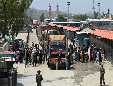 Trade Resumes After Key Afghan Border Crossing With Pakistan Reopens