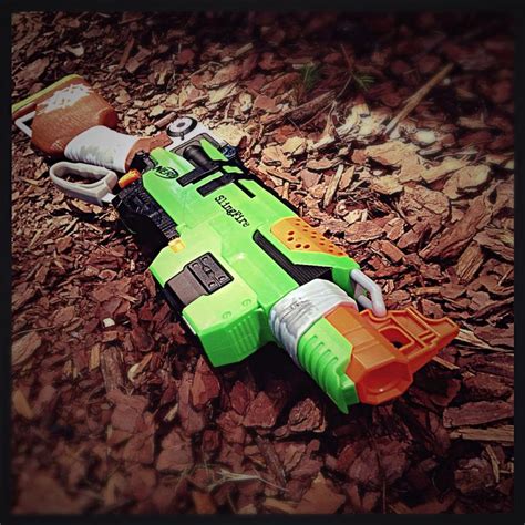 Nerf Zombie Strike Sling Fire