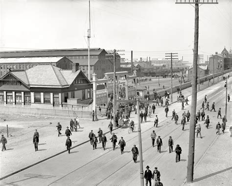 (c. 1905) Noon hour at the shipyard - Newport News, Virginia | Newport ...