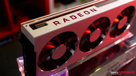 Radeon Vii Unboxing La Prima Scheda Con Gpu A Nanometri In Tutta La