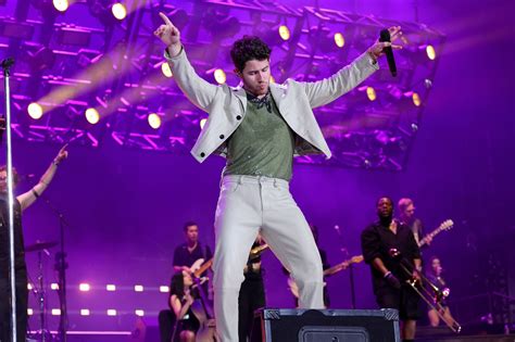 Nick Jonas Falls Through A Hole On Stage During ‘the Tour Show ‘ouch