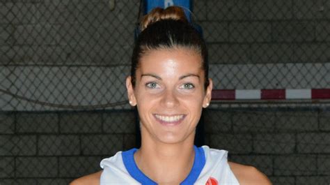 Sara G Mez Se Despide Del Baloncesto Sports Addict