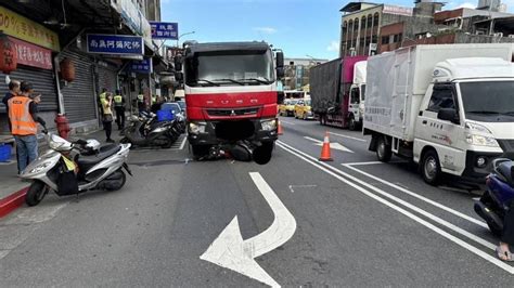 南港死亡車禍！水泥預拌車撞死72歲女騎士 排除酒駕│水泥車│機車│意外│tvbs新聞網