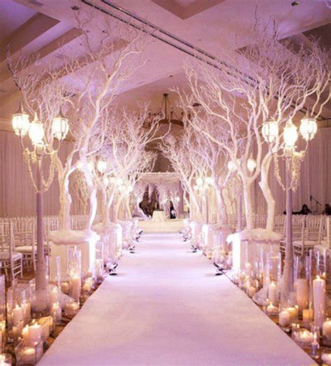 Winter Wedding decor that is a must ~ KISS THE BRIDE MAGAZINE