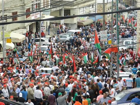 فلسطينيو الداخل يحيون ذكرى يوم الأرض أخبار الجزيرة نت