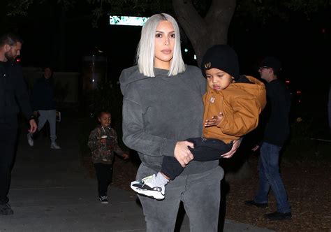 Kim Kardashian Fait Fondre La Toile Avec Une Photo De Chicago Et Saint