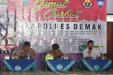 Hadir Di Balai Desa Wonosalam Wakapolres Demak Sampaikan Program