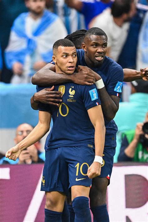 Photo Kylian Mbappé Marcus Thuram et Eduardo Camavinga Match