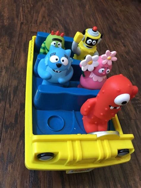 Yo Gabba Gabba Push Around Plex Buggy Vehicle Car Jeep W Plex And All Figures 1863904272