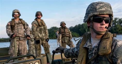 14 Photos That Show What Life Is Like On Army Boats 88l88k Rarmy