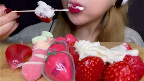 Asmr 생크림 딸기 딸기 디저트 먹방 Whipped Cream Strawberry Eating Sound Mukbang Youtube