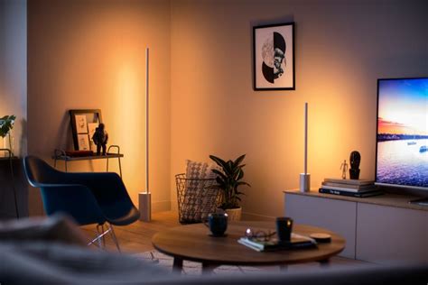 The latest Philips Hue lighting kits bring color to your walls | Engadget