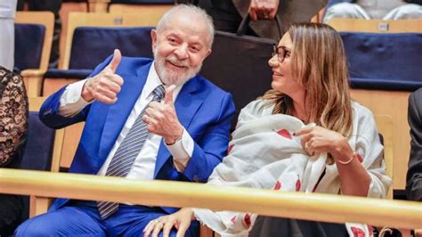 Lula Faz Balanço Com Ministros Sobre O Rs E Brinda 2 Anos De Casamento