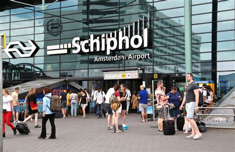 Lotnisko Amsterdam Schiphol jak dojechać co wiedzieć Beneluks pl