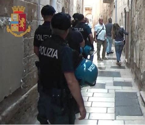 Taranto Controlli A Tappeto Della Polizia In Citt Vecchia