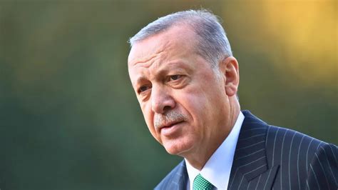 إردوغان يصل الإمارات في زيارة رسمية