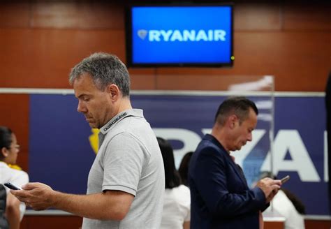 Huelga En Ryanair Los Tripulantes Anuncian D As M S De Paros En Julio