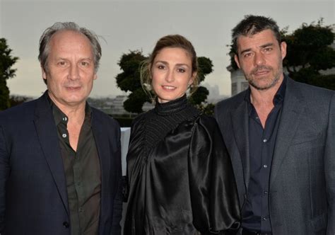 Photo Exclusif Hippolyte Girardot Thierry Neuvic Et Julie Gayet