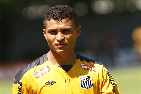 Santos Faz Acordo Para Pagar D Vida De Laor O Lateral Maranh O