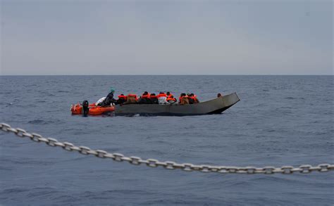 Segelschiff Rettet Menschen Aus Seenot Unteilbar Bergedorf