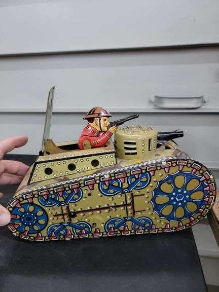 Vintage 1950s Marx Tin Litho Windup Army Tank No Key Baer