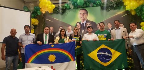 PP empossa Clarissa Tércio como presidente da Frente Pró Bolsonaro de