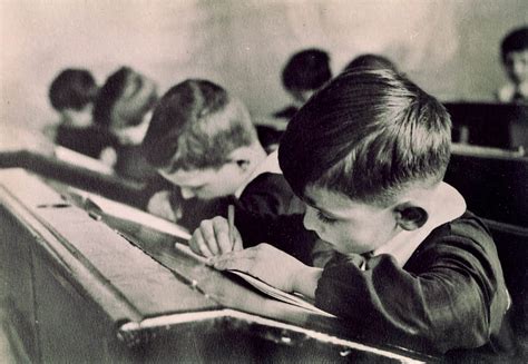 Scuola ieri e oggi differenze cosa è cambiato Ce lo racconta la nonna