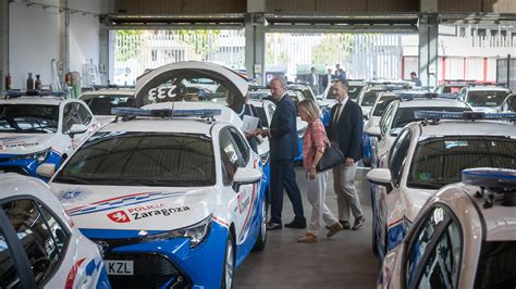 La Polic A Local De Zaragoza Dar Porras Extensibles A Sus Agentes Y