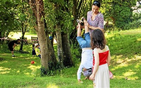 Enfance Un pique nique participatif sous le soleil Le Télégramme