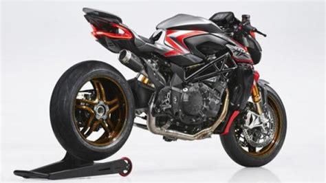 MV Agusta Brutale 1000 Nürburgring la naked di Schiranna più estrema e