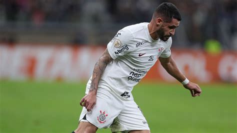 Renato Augusto Avalia Primeiro Tempo Do Corinthians