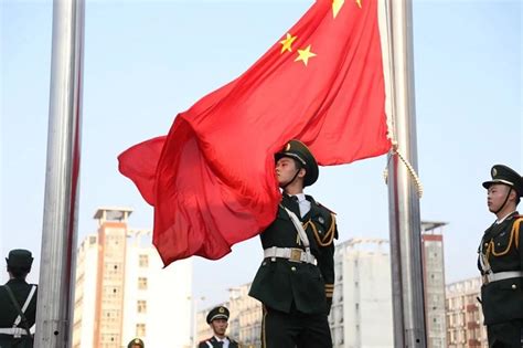 学校举办“向国旗敬礼 青春致敬祖国”升国旗仪式学校新闻南昌工学院