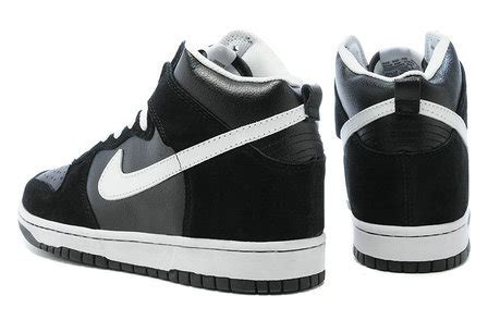 High Tops Nike SB Dunk : School Boys Nike Dunks SB Black White Sneakers ...