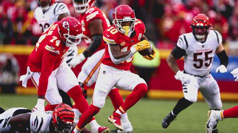 Kansas City Chiefs Running Back Isiah Pachecos Nifty Juke Move Sparks