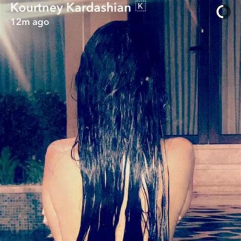 Kourtney Kardashian Posts Naked Snapchat Its The Vibe