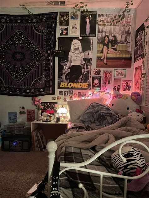 Grunge Bedroom Aesthetic Ideas Cluttered Bedroom Aesthetic Grunge Cozy